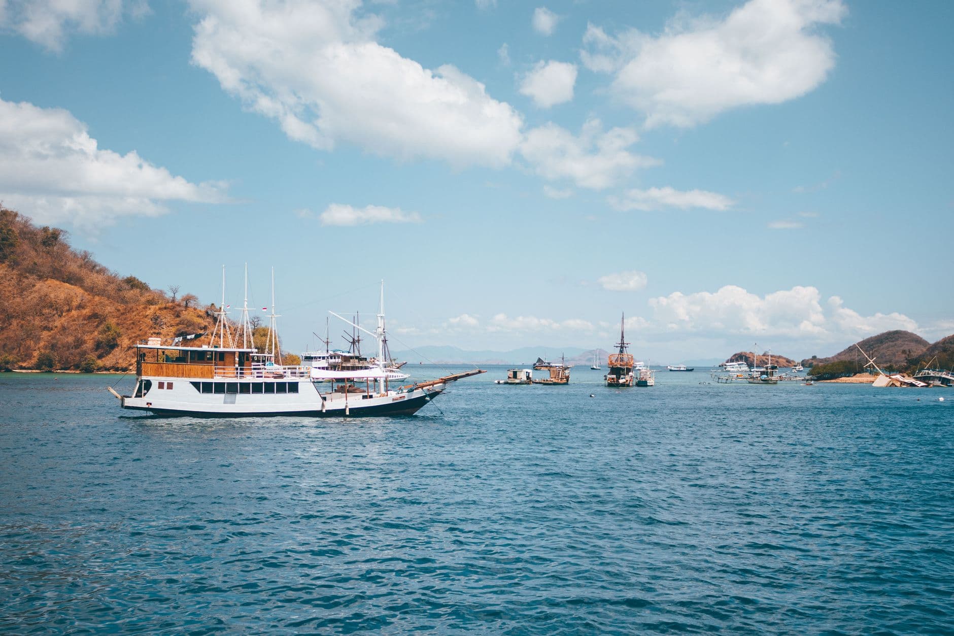 Komodo Diving Conditions: Season-by-Season Guide